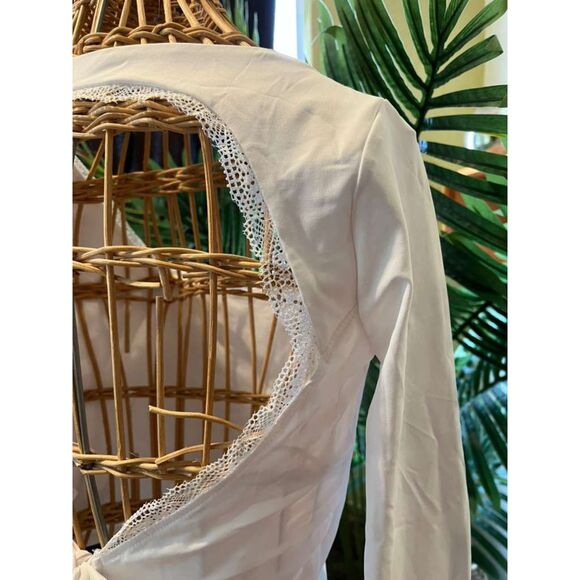 Women’s White Long Sleeve Lace Trim Square Neck Top – Elegant Fitted Blouse - Picture 5 of 8